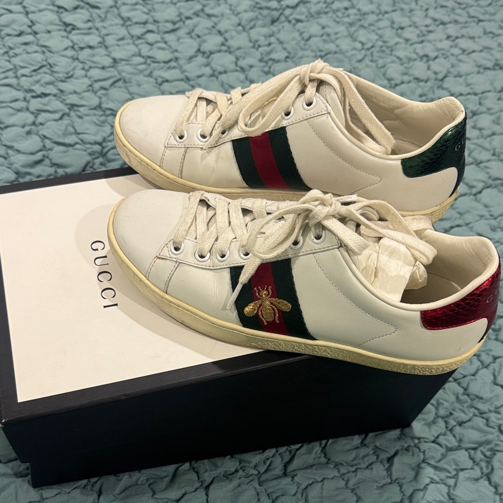 Gucci Cream Sneakers with Red and Green Accents
